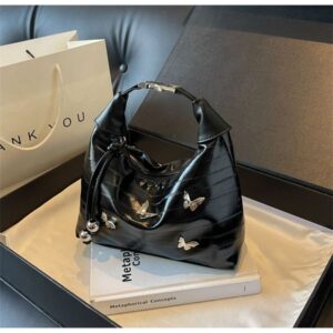 Designer Free Shipping 2025 new designer fashionable commuting high-end texture hand-held shoulder crossbody bag34