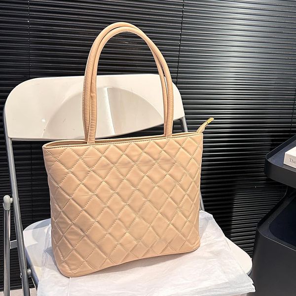 Tote Bag Large Capacity Shopping Bag Designer Women Shoulder Bags 30cm Leather Diamond Plaid Gold Hardware Metal Luxury Handbag Coin Small Pendant Underarm Sacoche