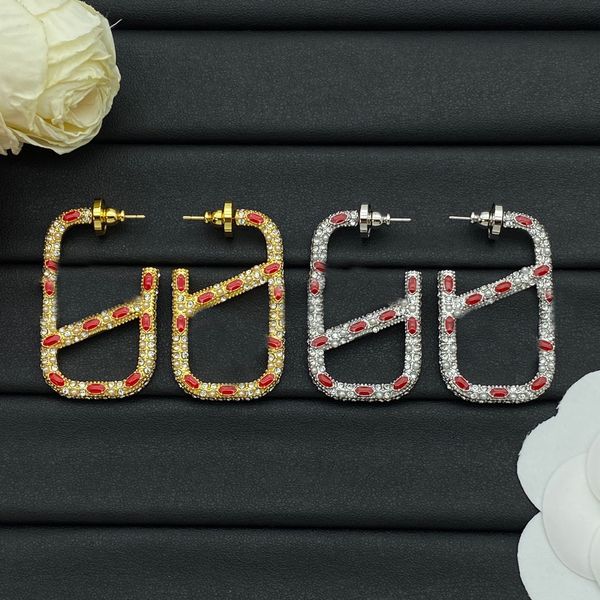 Luxury Earrings Stud Fashion Earrings Women Pearl Designer Earring V Letter Pearl 18k Gold Elegant Wedding Gifts Party Jewelry Accessories with Box