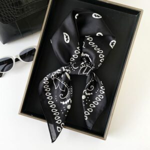 Retro Hip-Hop Head Scarf – Stylish Simple Design Shawl for Fashionable Wear