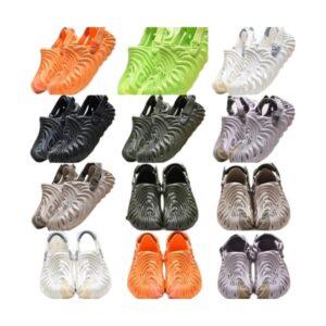 New fashion sandals Luxury designer slippers Retro rubber hole beach shoes Outdoor anti-skid wading flat jelly 36-46