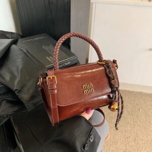 Designer bag 2025 new fashionable luxury shoulder bag luxury bag crossbody bag classic handbag bowling crossbody bag fashionable women's bag 18