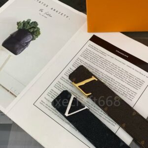 Fashion business leisure mens and womens designer belts retro gold classic with metal buckles paired with trousers and jeans with box VVVVV