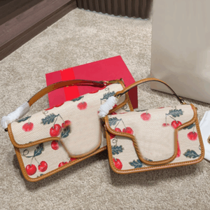 Spring and Summer collection Flip-top small square bag fashionable commuter bag luxury designer bag women's shoulder bag high-end handbag practical crossbody bag