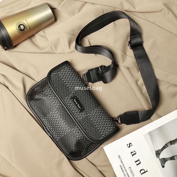 New men's checkered shoulder bag trendy crossbody bag street fashion shoulder bag student bag mailman bag