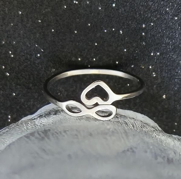 New Women's Light Luxury High End Hollow Love Ring Does Not Fade, High end Upscale Gift for Girlfriend or Wife