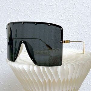 Fashionable Mens Womens designer face mask sunglasses 1422 Mens new large wind mirror UV400 protective cool lens design Womens outdoor casual sunglasses