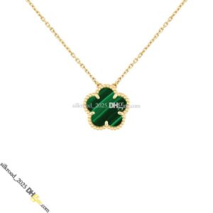Alhambra Necklaces Clover Pendant Necklace Agate Shell Mother-of-Pearl Jewelry Designer for Women Chain Pendant Necklaces Hypoallergenic Jewelry Gift / 21621802