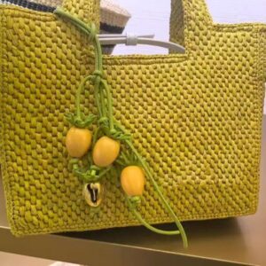 High quality Designer bag chain Charm Cherry Charm Fashion Women Keychain Vintage Cool Cherry Pattern Refreshing Style Keychains Hangings