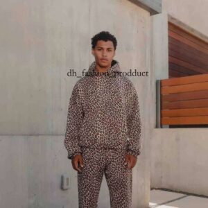 Men's Hoodies Sweatshirts Y2k high street fashion brand AKIMBO new top leopard print hooded sweatshirt loose sports shirt T240810 2db