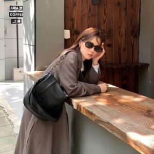 High end high-quality niche designer style personalized chain casual shoulder bag for women's new soft casual retro crossbody bag