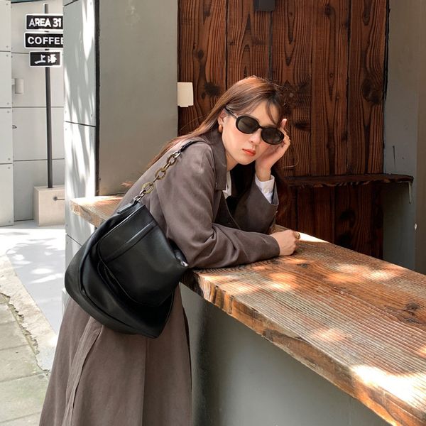 High end high-quality niche designer style personalized chain casual shoulder bag for women's new soft casual retro crossbody bag