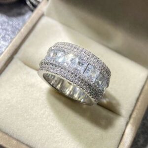 Band Rings Domineering Gold Color Hip Hop Ring for Men Women Fashion Inlaid White Zircon Stones Punk Wedding Ring Jewelry