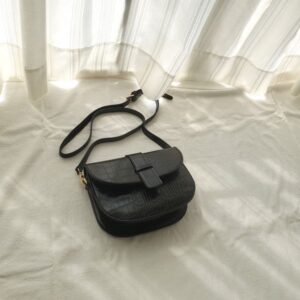 Designer Crossbody Sling Ladies – Fashionable Women's Saddle Bag, Lightweight Single Shoulder Bag for