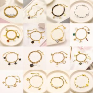 Fashion bracelet classic letter bracelet leather bracelet Cuban bracelet suitable for men and women bracelet birthday party gift