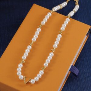 Designer Womens Brand Letter Pearl Pendant L Necklace Elegant Necklaces High Quality Wedding Jewellery Letters Party Gift