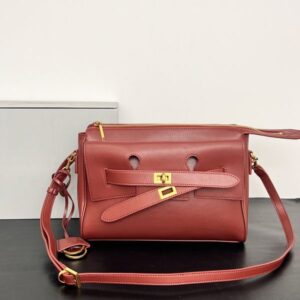 Cross Body Designer B Classic and versatile for both men and women