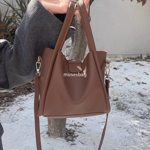 Retro Soft Noodle Vegetable Basket Bag Women's New Fashion Autumn and Winter Korean Little Tote Bag Versatile Crossbody Bag One Shoulder Bucket Bag