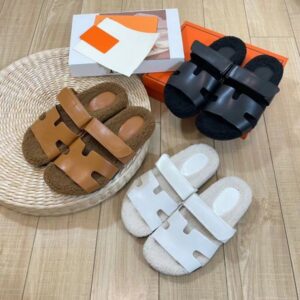 Fur Slippers Women Winter Soft Slides Vintage Flat Heel Open-toed Letter Sandales New Designer Outdoor Wool Flip Flops Black White Brown Warm Hoop&Loop Platform Shoes