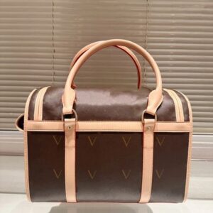 Pet bag outward carrier leather classic pattern Teddy air bag web window with handle tote bag for pet breathing.
