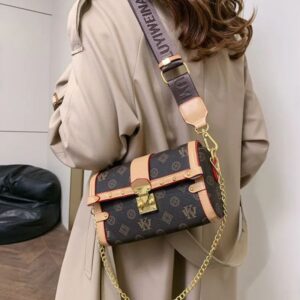 Free Shipping Women 2025 New Vintage Print Chain Small Square Bag with A Single Shoulder Crossbody Bag