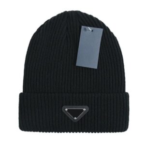 Winter Designer Knitted Hat Simple Stylish Beanie Cap Cool Skull Caps for Man Woman10 Colors