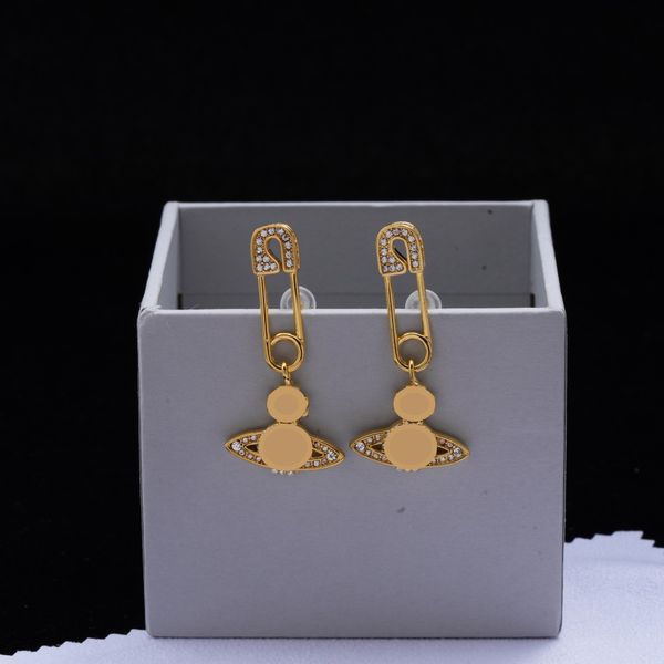 Never Fading Round Designer Ear Stud Earrings Pearl Real Gold Brass Copper Stamp Letter Earring Fashion Womens Elegance Wedding Party Jewelry Accessories F26