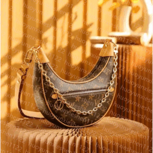 2024 Ladies Luxury Designer Early Spring Fashion Vintage Single Shoulder Crossbody Armpit Bag Medieval Crescent Bag Portable Pea Bag All Steel Hardware 24CM