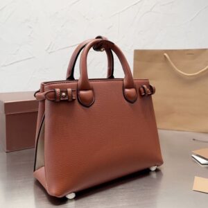 Designer bags Womens luxury handbag Large capacity shopping bag Classic style Letter shoulder bag Top leather lady temperament totes