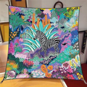 Chic Ladies' High-Quality Tactile Silk Scarves Featuring Neatly Hemmed CornersAvailable at Full Length of 90 by 90 Centimeters