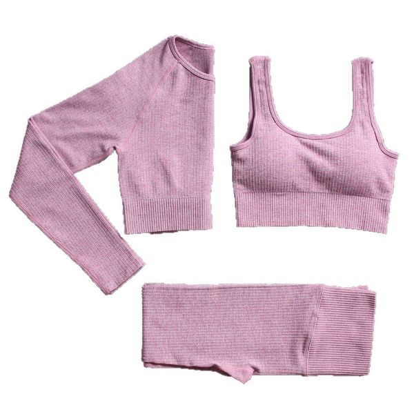 Seasonal Collection: Comfortable Women's Sportswear Ensemble Featuring Lifted-Hip Short Design