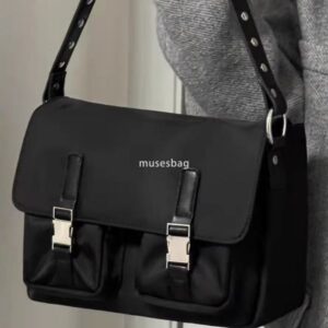 Niche Design Instagram Style Casual Versatile Men's and Women's Universal Handheld Motorcycle Mailman Bag Fashionable One Shoulder Workwear Bag for Women