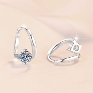 Qiaolanxuan S925 Pure Silver Double-Ring Moissanite Earrings – Gentle Skin Protection Against Allergies – Luxury Style Instagram Trend – Geometric Ear Piercing