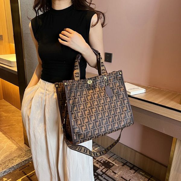 Women's bag new printing large capacity tote bag small commuting senior sense shoulder bag