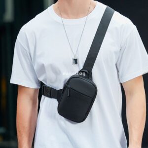 Mobile phone bag for men fashionable niche chest bag personalized small shoulder bag casual Japanese men's small bag lightweight and simple shoulder bag