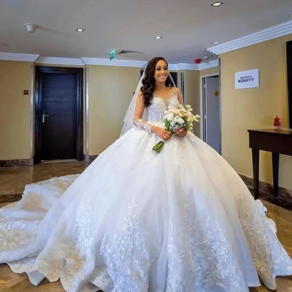 Luxury Beading Top Ball Gown Wedding Dresses Lace Appliques Princess Bridal Gown with Long Sleeves Sweep Train Vestido De Festa