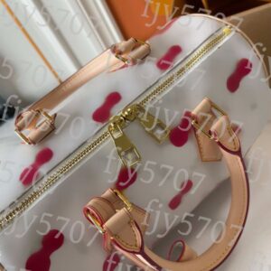 Elegant Top Quality Designer Bag Featuring Cardholder Pocket Storage