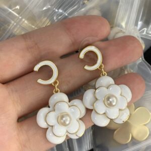 Luxury Earrings Designer 18k Gold Plated Earrings for Women Diamond Pearl Earrings Wedding Party Jewelry