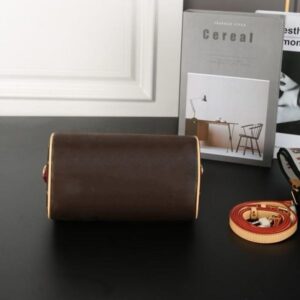 Hot baguette bag camera bag messenger bag shell bag mahjong bag pillow bag cosmetic bag sprinkler bag chain Bag croissant embossed armpit bag designer bag classics