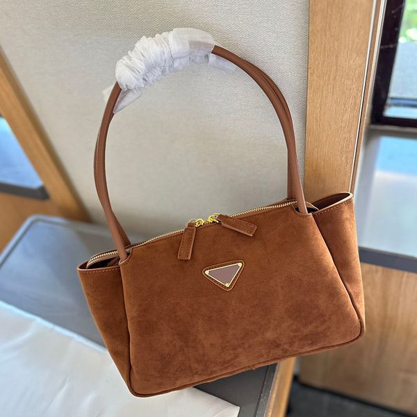 Designer bag luxurys Zipper Fashion Suede Hobo Armpit bag Shoulder Bag Half Moon Package Autumn and winter Crossbody Bag saddle bag Messenger Bag Fortune Bag 26m