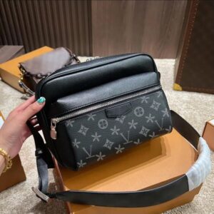 Messenger bags Designers Bag Classic Women or Men bags CrossBody bag School Bookbag Purse backpack man totes bag wallet leather handbags claeess backpack 69443