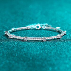 S925 Silver Moissanite Bracelet Elegant Minimalist Design, Ideal for Casual and Formal Wear, Perfect for Gifting on Special Occasions, Adjustable Fit