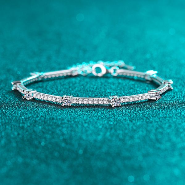 S925 Silver Moissanite Bracelet Elegant Minimalist Design, Ideal for Casual and Formal Wear, Perfect for Gifting on Special Occasions, Adjustable Fit