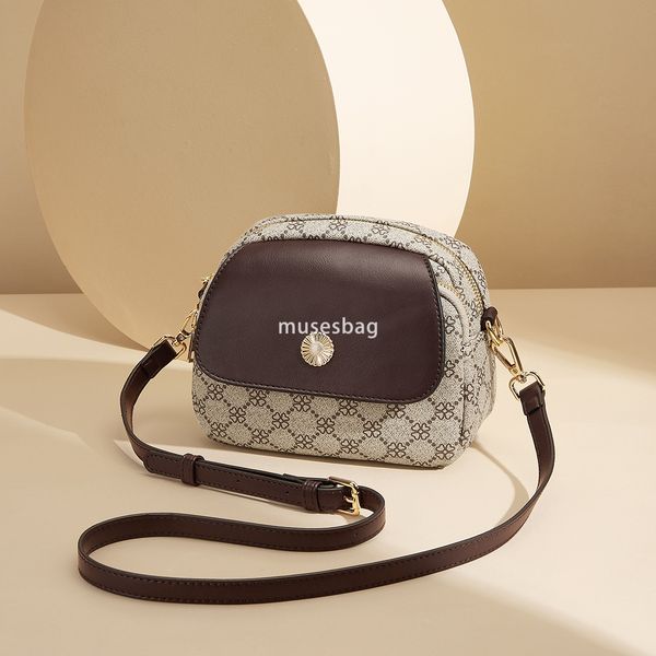 Street trend daily outfit fashion bag women's new popular color contrast versatile small capacity crossbody bag women's shoulder bag