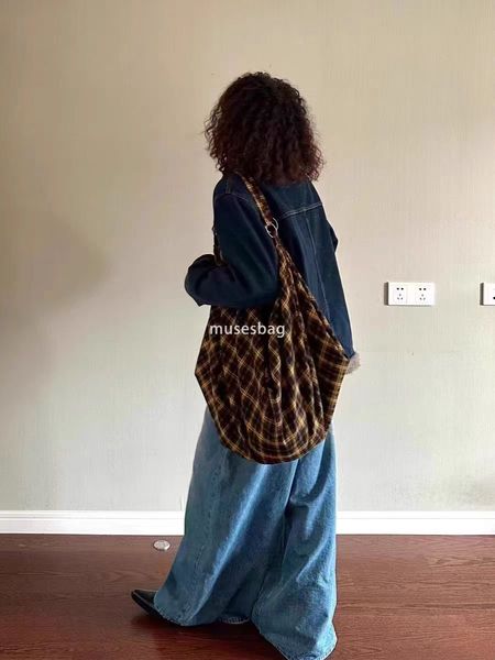 New retro tote bag large capacity commuter crossbody bag simple and versatile canvas bag backpack one bag three uses