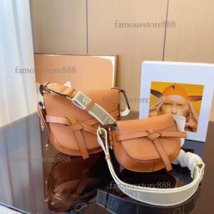 Saddles Women's Shoulder Handbag High-end Real Cowhide Bow Clamshell Wallet Fashion Alphabet Broadband Sub Crossbody Bag