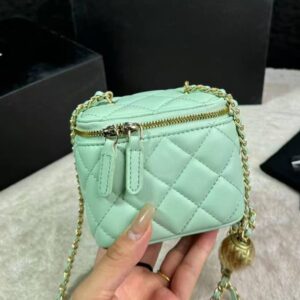 Portable Mini Box Bag Women Fashion Make Up Bag Luxury Lambskin Leather With Gold Ball Hardware Chain Cross Bags Zipper Case Cosmetic Case with Mirror Wallet 11 X10cm