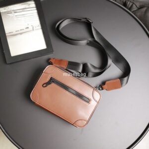 New crossbody bag men's fashion brand small square bag fashion personality shoulder bag casual Korean version niche box bag
