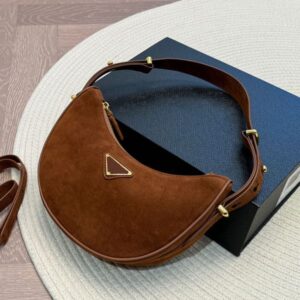 Designer bag luxurys Zipper Fashion Deerskin Armpit bag Half Moon Package Handbags Crossbody Bag Shoulder Bag saddle bag Messenger Bag Fortune Bag 22m