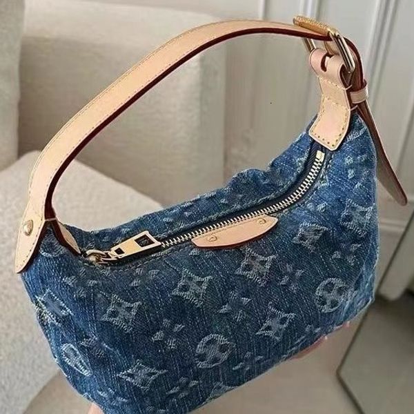 Clutch Bags 2024 Spring/Summer New Casual Washed Denim Embroidered Lunch Box Small Hand Handbag Mobile Phone Designer Women Bag Trendy